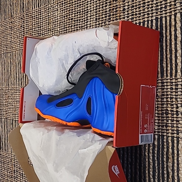 NIKE AIR FLIGHTPOSITE ONE 'KNICKS' SNEAKERS - Picture 9 of 10